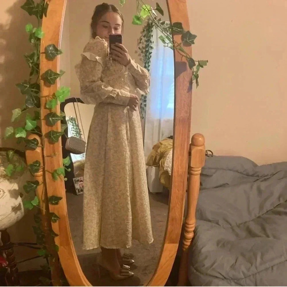 Ivy and Co Leighton dress size M - Picture 8 of 10